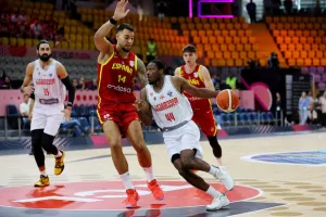 (Φωτορεπορτάζ) Δράση στη Λεμεσό με EuroBasket!