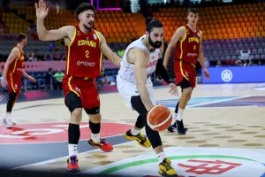 (Φωτορεπορτάζ) Δράση στη Λεμεσό με EuroBasket!