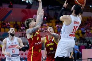 (Φωτορεπορτάζ) Δράση στη Λεμεσό με EuroBasket!