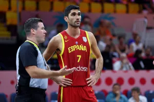 (Φωτορεπορτάζ) Δράση στη Λεμεσό με EuroBasket!