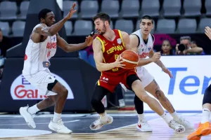 (Φωτορεπορτάζ) Δράση στη Λεμεσό με EuroBasket!