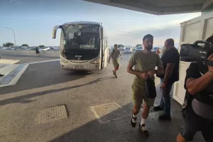 (ΦΩΤΟΣ kerkida.net) Η άφιξη της ΑΕΚ