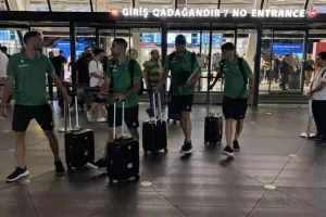 Θέλει να βάλει... τις βάσεις