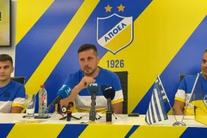 "Είμαστε το ΑΠΟΕΛ και πρέπει να πρωταγωνιστούμε/Λευκόθεο... όπως τις παλιές εποχές"