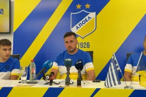 "Είμαστε το ΑΠΟΕΛ και πρέπει να πρωταγωνιστούμε/Λευκόθεο... όπως τις παλιές εποχές"