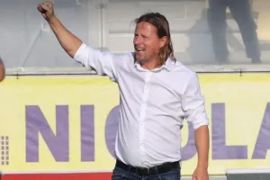 Bo Henriksen (Oμόνοια)!