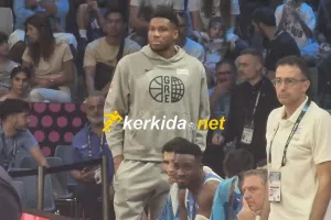 Όρθιος και με... φόρμες ο Γιάνναρος!
