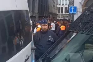 Αφέθηκαν ελεύθεροι οι οπαδοί της ΑΕΚ που είχαν προσαχθεί στις Βρυξέλλες