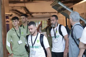 (Βίντεο/Φώτος Kerkida) Η άφιξη της ΑΕΚ 