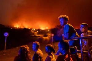 Ισπανία: Πάνω από 1.000 άνθρωποι απομακρύνθηκαν εσπευσμένα από τα σπίτια τους λόγων των πυρκαγιών