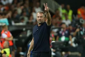 Φλικ: «Δε νομίζω ότι θα πάρουμε νέο αμυντικό»
