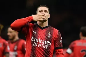 Στα γραφεία της ΑΕΚ για τις υπογραφές ο Γιόβιτς (ενδιαφέρει Άρη)