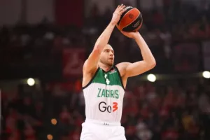 Κόπηκε στα ιατρικά ο Λεκαβίτσιους