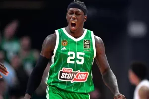 H φοβερή MVP τούρτα γενεθλίων και το πάρτι του Ναν
