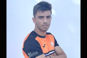 DEAL με 20χρονο μέσο