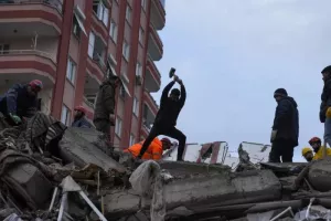 Σεισμός 6,1 Ρίχτερ στην Τουρκία: Ένας νεκρός, 29 τραυματίες