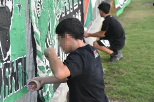 Θύρα 9/"Εδώ πεθαίνουμε 1000 φορές για ό,τι αγαπάμε" (φώτος)