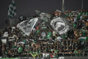 Θύρα 9/"Εδώ πεθαίνουμε 1000 φορές για ό,τι αγαπάμε" (φώτος)