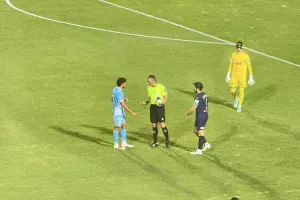Σέντρα και...μικρή διακοπή για λέιζερ