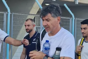(Φώτος Kerkida) Η άφιξη του ΑΠΟΕΛ 