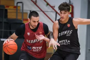 (Φώτος) "Τεχνική, τακτική και ρυθμός… όλα στο παρκέ του «Κώστας Παπαέλληνας»"