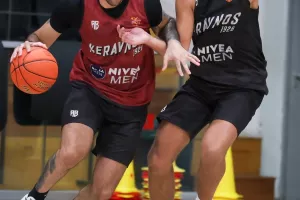 (Φώτος) "Τεχνική, τακτική και ρυθμός… όλα στο παρκέ του «Κώστας Παπαέλληνας»"