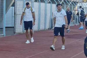 (Φώτος Kerkida) Η άφιξη του ΑΠΟΕΛ 