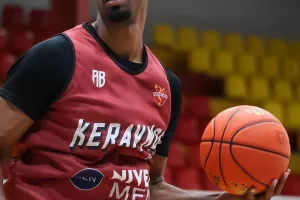 (Φώτος) "Τεχνική, τακτική και ρυθμός… όλα στο παρκέ του «Κώστας Παπαέλληνας»"