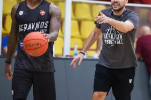 (Φώτος) "Τεχνική, τακτική και ρυθμός… όλα στο παρκέ του «Κώστας Παπαέλληνας»"