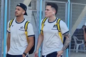 (Φώτος Kerkida) Η άφιξη του ΑΠΟΕΛ 