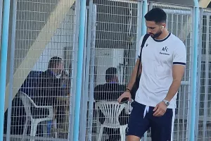(Φώτος Kerkida) Η άφιξη του ΑΠΟΕΛ 