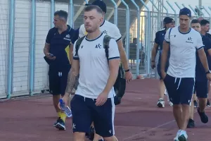 (Φώτος Kerkida) Η άφιξη του ΑΠΟΕΛ 