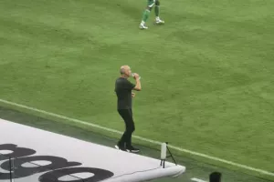 Κωστή με... αμείωτη ένταση