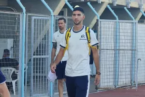 (Φώτος Kerkida) Η άφιξη του ΑΠΟΕΛ 