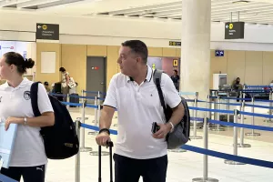 Πέταξε (με καθυστέρηση) για... Ολυμπιακό