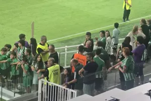 Έδωσαν και... πήραν δώρα! (Φώτος)