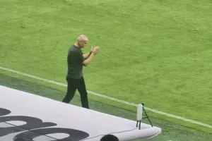 Κωστή με... αμείωτη ένταση