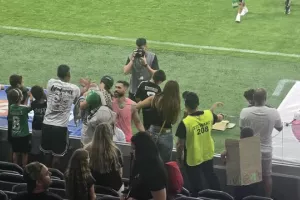 Έδωσαν και... πήραν δώρα! (Φώτος)