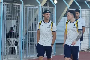 (Φώτος Kerkida) Η άφιξη του ΑΠΟΕΛ 