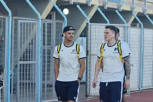 (Φώτος Kerkida) Η άφιξη του ΑΠΟΕΛ 