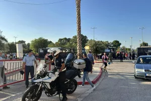 (Φώτος Kerkida) ΕΞΩ από "Γεώργιος Καραϊσκάκης"