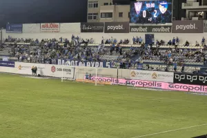Σηκώνει... περισσότερους