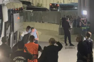 Φώτος/Εκεί στις 20:30 για το μεγάλο ραντεβού
