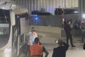 Φώτος/Εκεί στις 20:30 για το μεγάλο ραντεβού