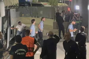 Φώτος/Εκεί στις 20:30 για το μεγάλο ραντεβού