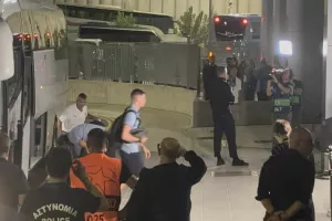 Φώτος/Εκεί στις 20:30 για το μεγάλο ραντεβού