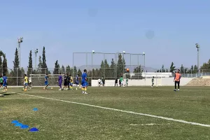Γαλαζοκίτρινο το ντέρμπι Κ17
