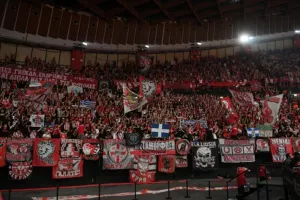 «Ερυθρόλευκη» φρενίτιδα: Sold out το ντέρμπι με Παναθηναϊκό στην Ευρωλίγκα έξι μήνες πριν τη διεξαγωγή του