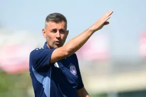 Σίμος: «Ο Ολυμπιακός έδειξε το δρόμο, η κατάκτηση του Youth League δημιούργησε σεβασμό»