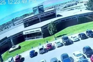 Τσάρλι Κερκ: Νέο ΒΙΝΤΕΟ από το FBI με τον ύποπτο στη στέγη